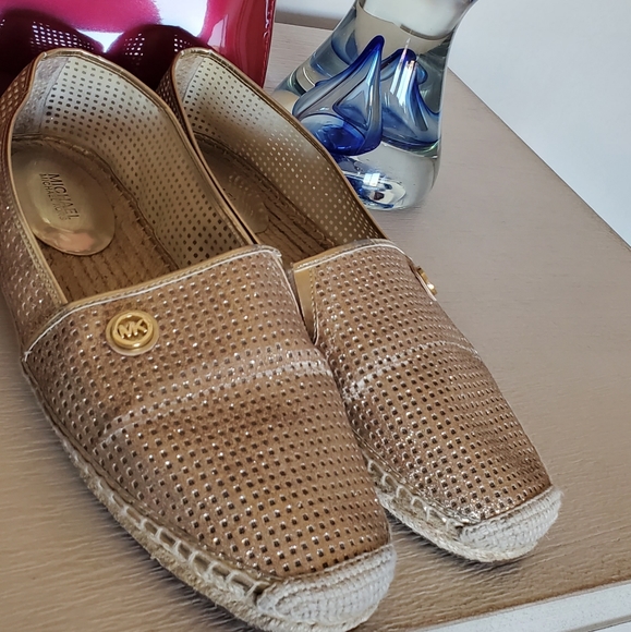 MICHAEL KORS GOLD ESPADRILLE FLATS - Picture 3 of 10